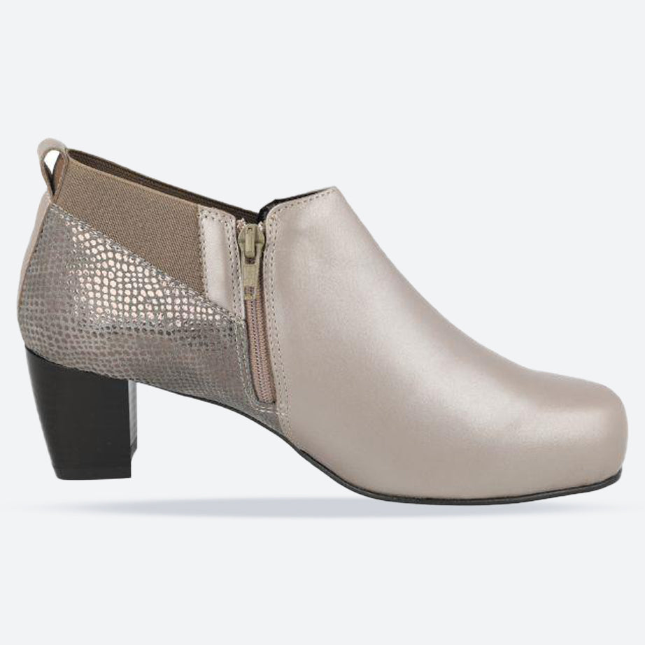 DB Carrie-Stiefel für Damen in weiter Passform
