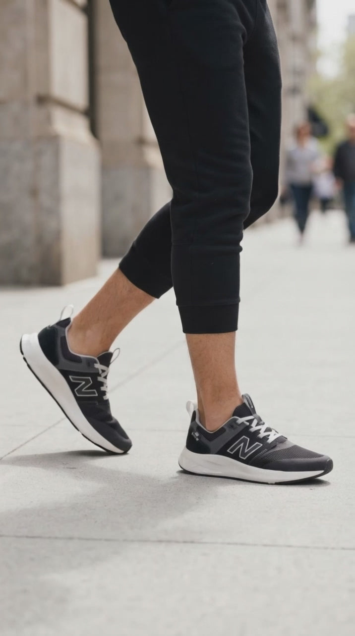 Men's Wide Fit New Balance Dynasoft U9005G9 Running Sneakers