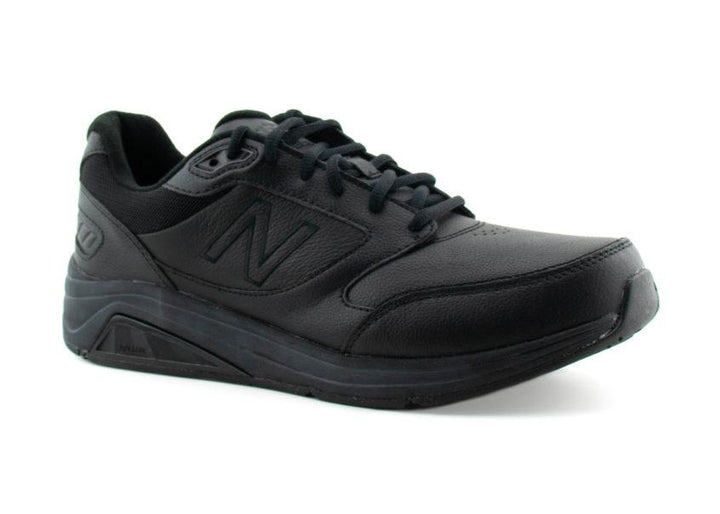 Men's MW928BK2 New Balance in a 6E Fiting V2